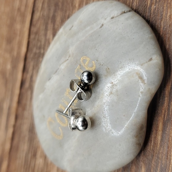 E311 silver tone bulb earrings nwt - Picture 1 of 2